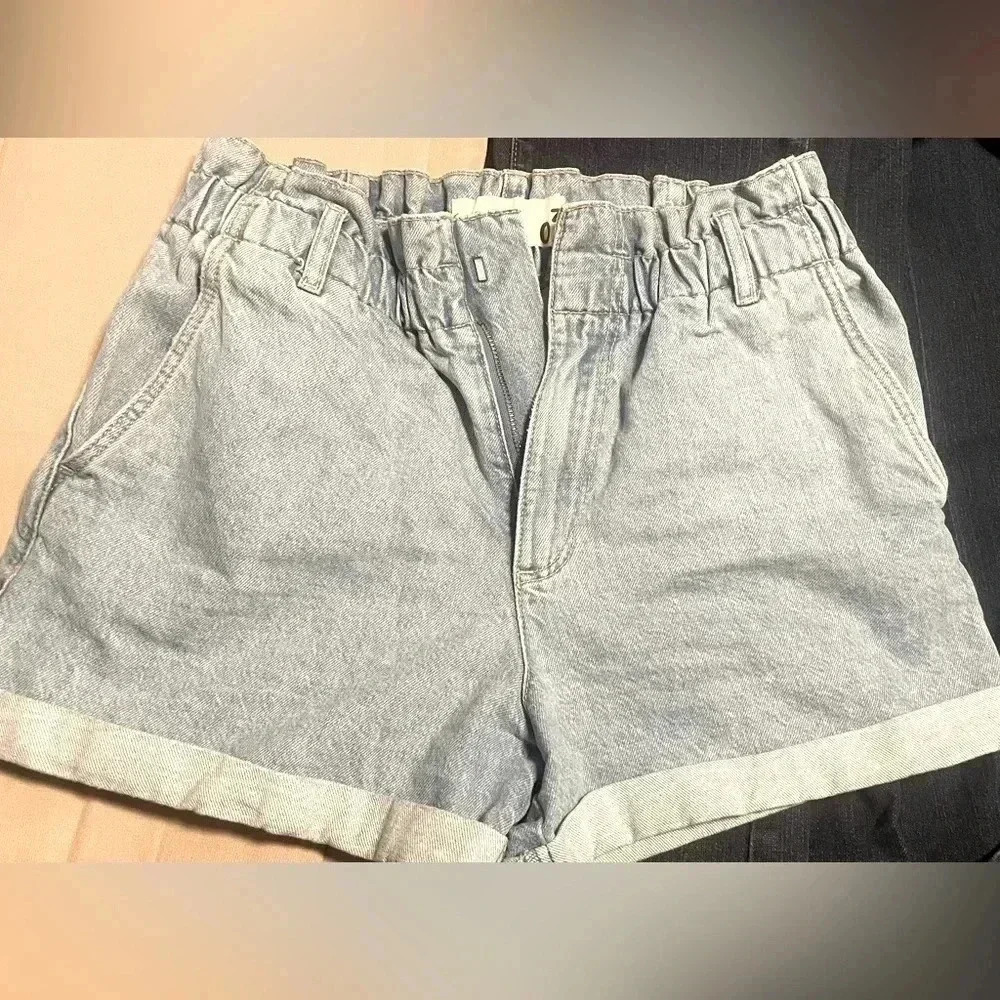 Garage size 3 jean shorts